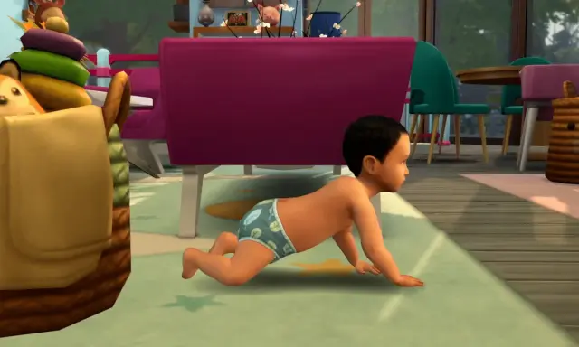 Mały Sim w pieluszce z liśćmi raczkuje po dywanie. To urocze mody dla niemowląt The Sims 4.