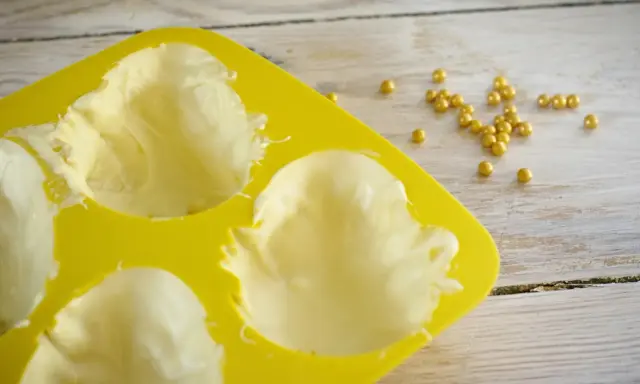 Jak zrobić Kinder Jajko DIY? Gigantyczna niespodzianka krok po kroku!