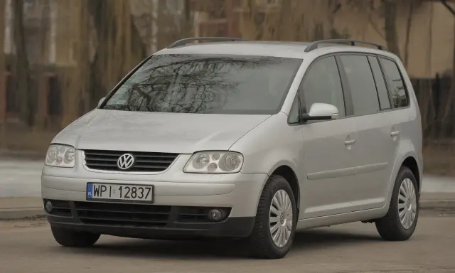 Ile litrów ma bak VW Touran 1.9 TDI? Zasięg i spalanie