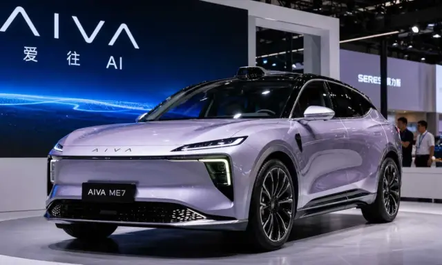 El coche AIVA ME7, un modelo eléctrico con tecnología Huawei, exhibido en un evento.