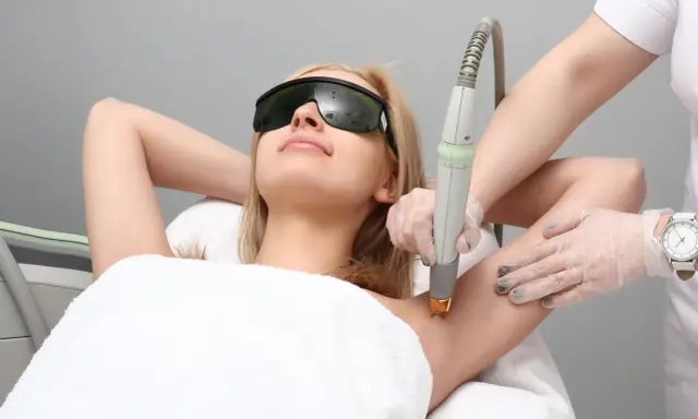 Czy depilacja laserowa boli? Jak zminimalizować dyskomfort?