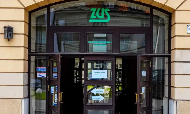 Urlop macierzyński a emerytura: Czy ZUS wlicza go do stażu pracy?