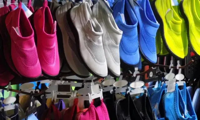 Buty do wody 47: Znajdź idealny model. Poradnik kupującego.