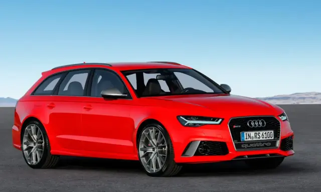 Audi RS6 rojo, un familiar deportivo con gran potencia. Su peso es considerable, pero su rendimiento es excepcional.