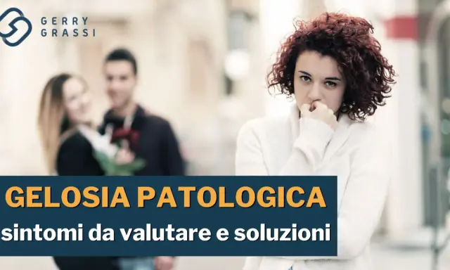 Una donna con espressione preoccupata osserva una coppia felice in lontananza, simbolo di gelosia tra donne.