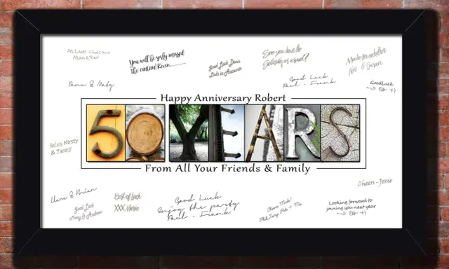 Ramka z napisem "50 YEARS" i życzeniami od przyjaciół i rodziny.