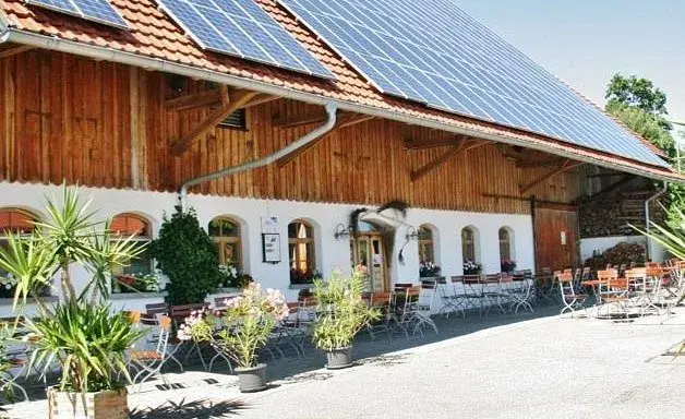 Leonhardt's Stall-Besen: Schwäbische Küche im Kuhstall | Einzigartig