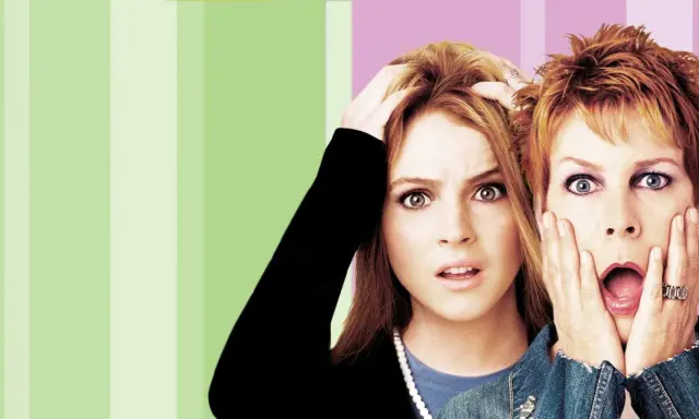 Lindsay Lohan och Jamie Lee Curtis i en komisk scen från filmer med Lindsay Lohan.