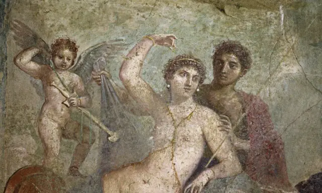 Antike Freske zeigt Amor mit Pfeil und Bogen, eine Frau und einen Mann. Die Szene erinnert an die Liebesgeschichten, die wer war Ovid in seinen Werken erzählte.