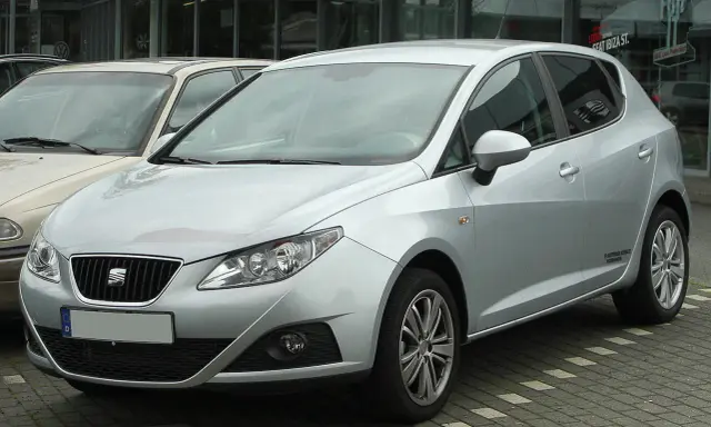 Seat Ibiza IV: Pojemność baku (45L), zasięg, rezerwa i problemy
