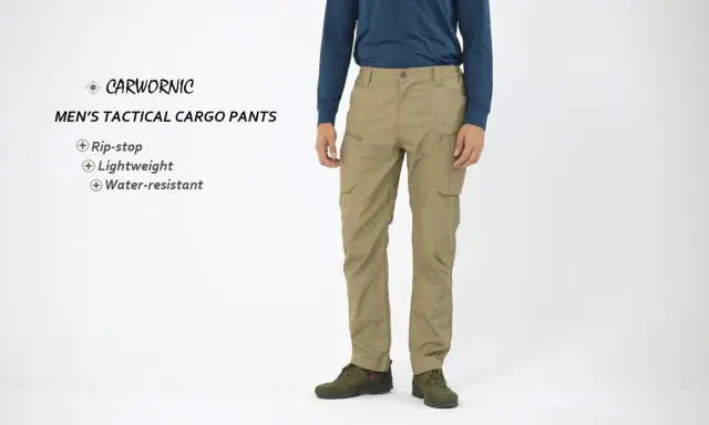 Męskie spodnie taktyczne CARWORNIC w kolorze khaki, wykonane z materiału ripstop, lekkie i wodoodporne.