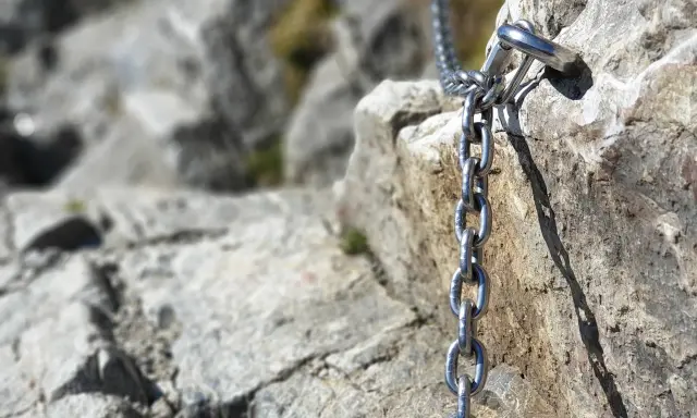 Giewont: Jak wejść bezpiecznie? Przewodnik po szlakach i łańcuchach