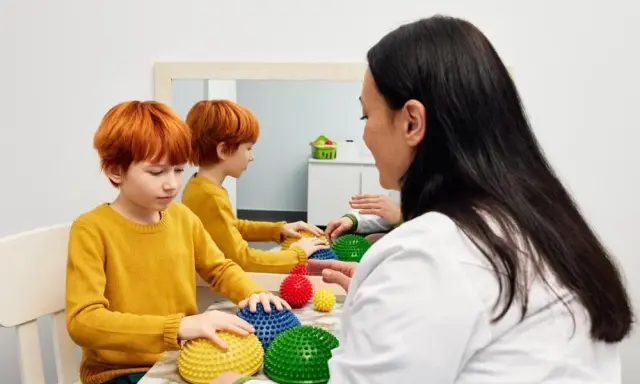 Terapeuta SI: Praca, zarobki, kariera. Czy to zawód dla Ciebie?