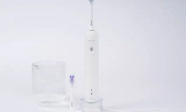 Szczoteczka soniczna czy elektryczna? Wybierz idealną dla siebie!