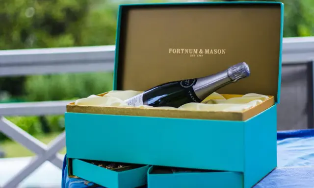 Wino na prezent: Jak wybrać idealnie? Poradnik eksperta