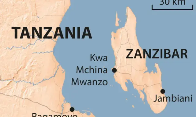 Mapa pokazuje Tanzanię i Zanzibar. Czy Zanzibar to państwo? Leży na wschód od kontynentu, blisko wybrzeża.