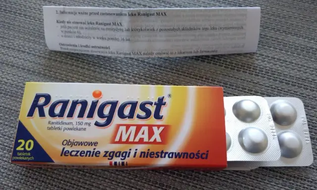 Opakowanie leku Ranigast MAX, 20 tabletek powlekanych, na zgagę i niestrawność. Czy lepszy ranigast czy polprazol?