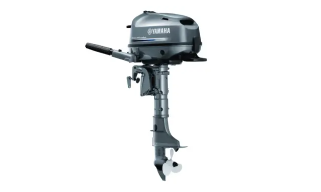 Moteur hors-bord Yamaha 6cv 2 temps, idéal pour votre annexe. Fiche technique complète disponible.