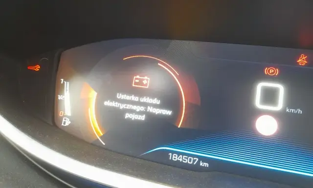 Peugeot 3008: komunikat "Usterka układu elektrycznego: Napraw pojazd". Przebieg 184507 km.