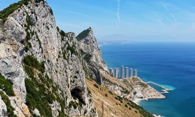 Co kupić na Gibraltarze? Odkryj okazje wolnocłowe!
