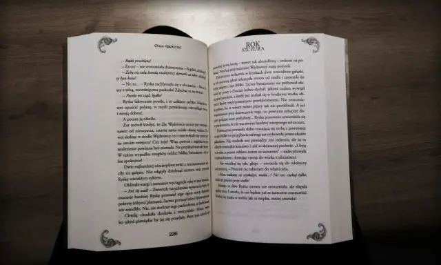 Książka pocket: Co to jest i czy warto ją kupić?