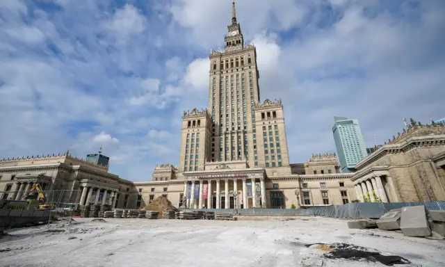 Pałac Kultury i Nauki: Co kryje serce Warszawy? Przewodnik