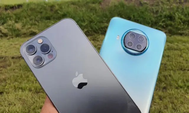 Szary iPhone i niebieski Android obok siebie. Który wybierasz?