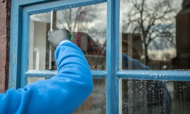 Jak myć okna myjką Kärcher bez smug? Poradnik krok po kroku.