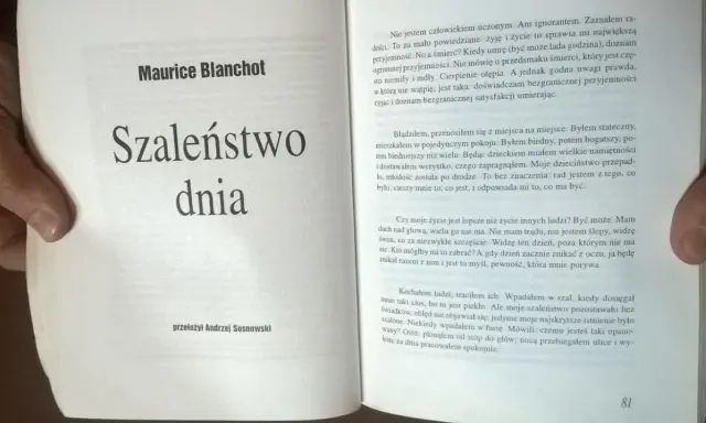 Książka "Szaleństwo dnia" Maurice'a Blanchota. Opowiadania erotyczne pierwszy raz mogą być inspiracją do refleksji nad życiem i jego przemijaniem.