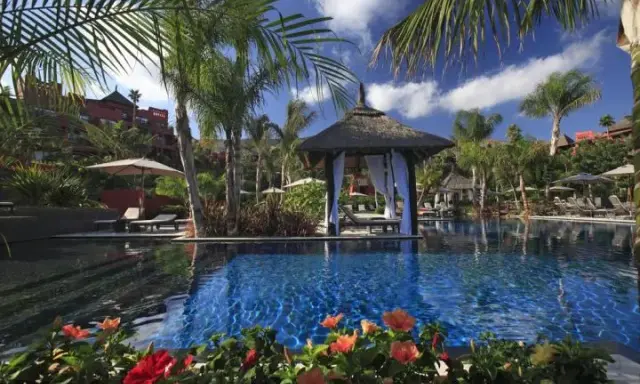 Hotel Asia Gardens: ¿Es tu escape al lujo balinés en la Costa Blanca?
