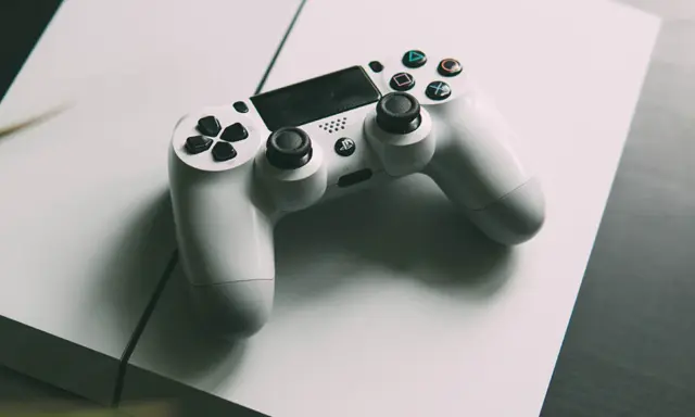 DualShock 4 na PC: Opanuj podłączenie i graj bez przeszkód!