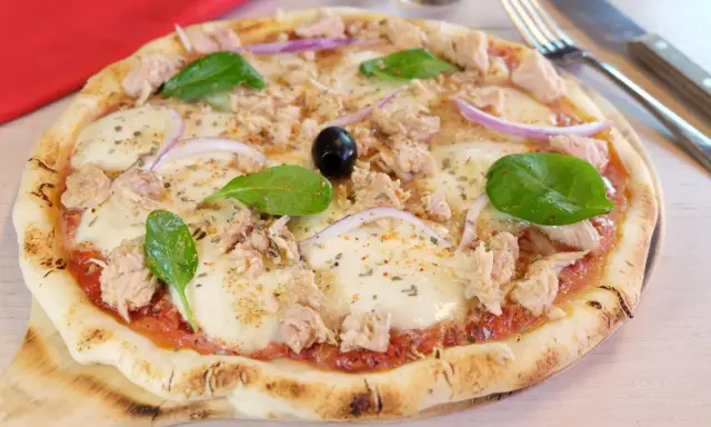 Pizza au thon inratable: Votre guide pour une pâte croustillante