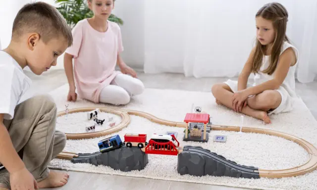 Pociąg-zabawka: jak wybrać idealny model dla dziecka? Poradnik