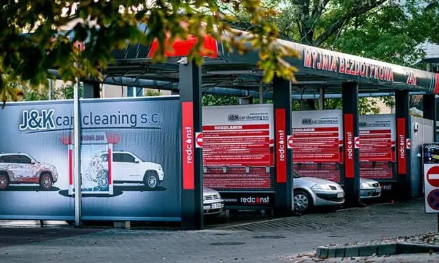 Własna myjnia samochodowa: Zyski, koszty, formalności. Czy to dla Ciebie?