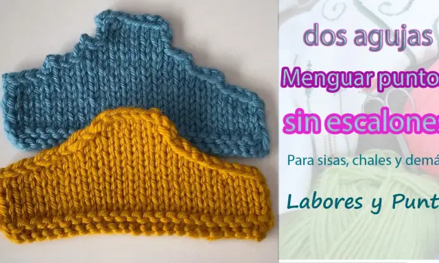 Dos muestras tejidas con puntos para tejer, una azul y otra amarilla, muestran cómo menguar puntos sin escalones para labores y punto.