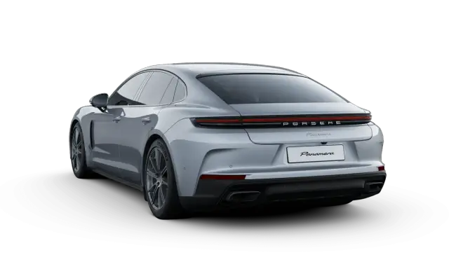 Silberner Porsche Panamera von hinten. Ein Traumauto, das man im Porsche Konfigurator Code erstellen kann.