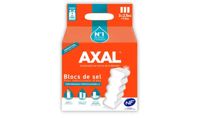 Emballage de blocs de sel pour adoucisseur d'eau AXAL. Le produit est pratique, avec une poignée, et sa forme unique est brevetée. Il est recommandé par les professionnels. Les inconvénients des adoucisseurs d'eau au sel sont compensés par la performan...