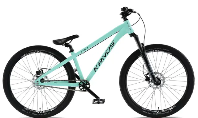 Miętowy rower KANDS COLT, idealny do trików. Zastanawiasz się, jakie błotniki do MTB będą pasować? Ten model ich nie posiada.