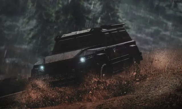 Czarny, opancerzony pojazd przemierza błotnisty teren w deszczu. Niesamowite efekty wizualne dzięki gta 5 mody.