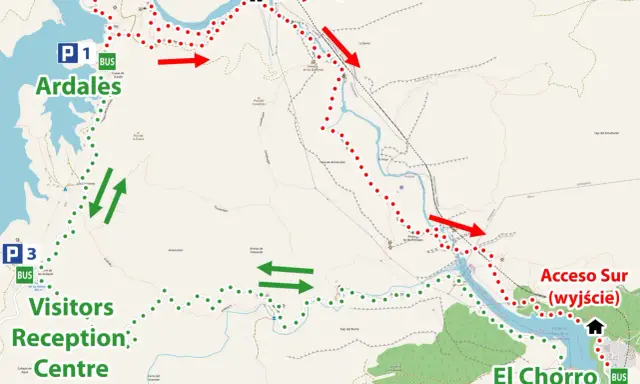 Mapa szlaku Caminito del Rey z zaznaczonymi parkingami, wejściami i drogą.