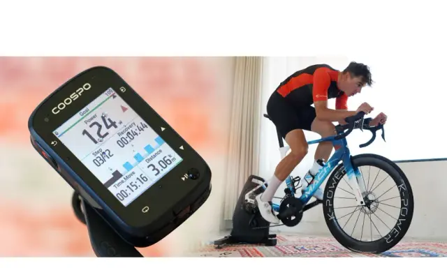 Ciclista su rulli, computer di bordo mostra dati allenamento. Impara come calcolare la velocità media con questi strumenti.