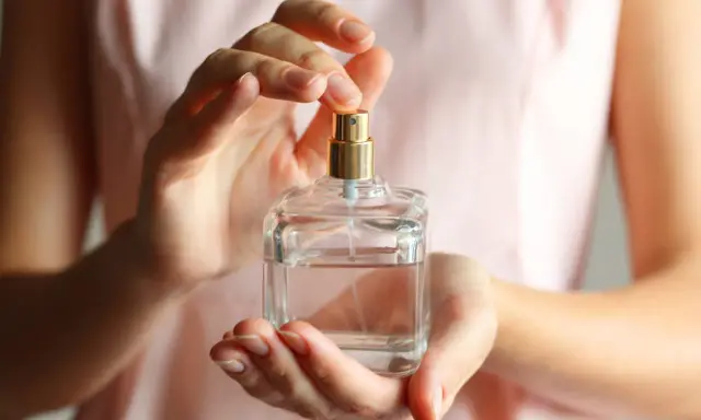Perfumy na co dzień: Sekrety wyboru i aplikacji. Pachnij subtelnie!