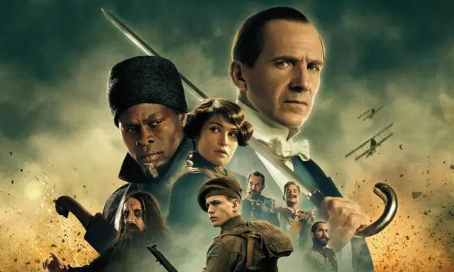Il poster di "The King's Man - Le Origini" mostra un gruppo di personaggi determinati, tra cui Ralph Fiennes con una spada, pronti a combattere.