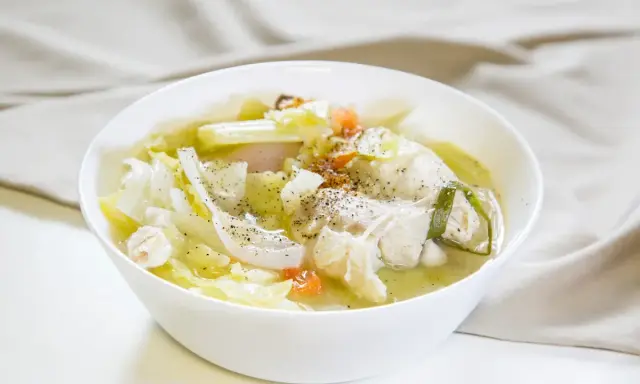 Soupe aux choux pour maigrir : miracle ou danger ? Le verdict.