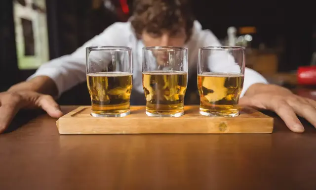 Ile kalorii ma wino? Wybierz najlżejsze opcje na diecie