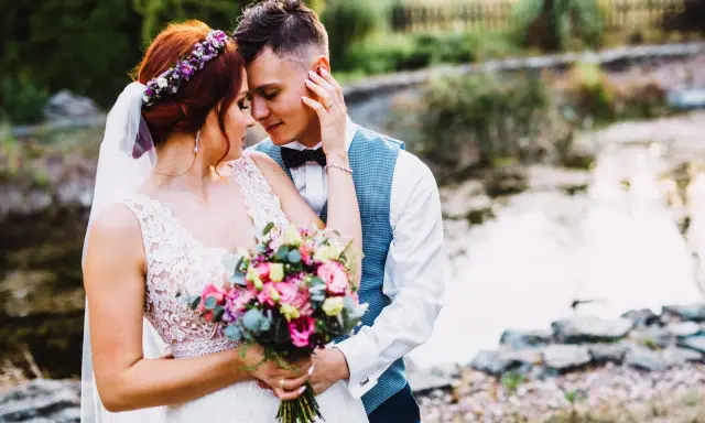 Fotograf na wesele: Ceny, pakiety, pułapki. Wybierz mądrze!