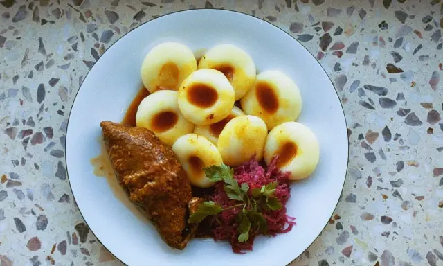 Ile gotować kluski śląskie po wypłynięciu? Złota zasada!