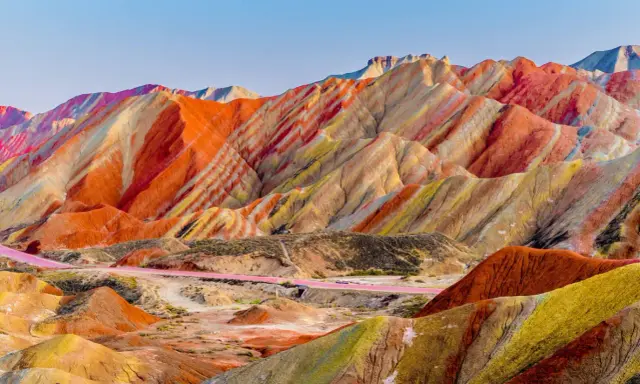 Colores de las montañas: maravillas geológicas que te sorprenderán