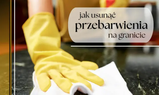 Ręka w żółtej rękawiczce czyści granitową powierzchnię, pokazując, jak usunąć przebarwienia.