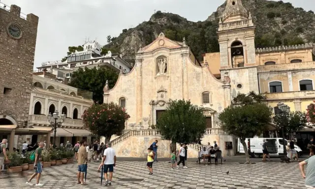 Taormina: Gdzie zjeść jak Sycylijczyk? Uniknij turystycznych pułapek